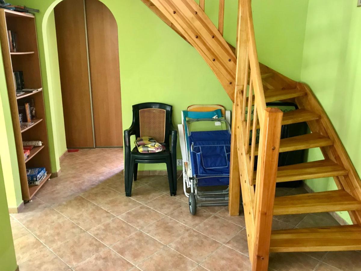 Zolty Domek Nad Jeziorem Lubniewice Ngoại thất bức ảnh
